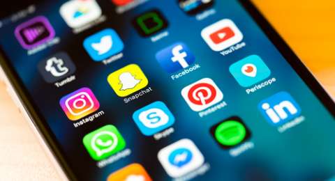 media sosial telkomsel