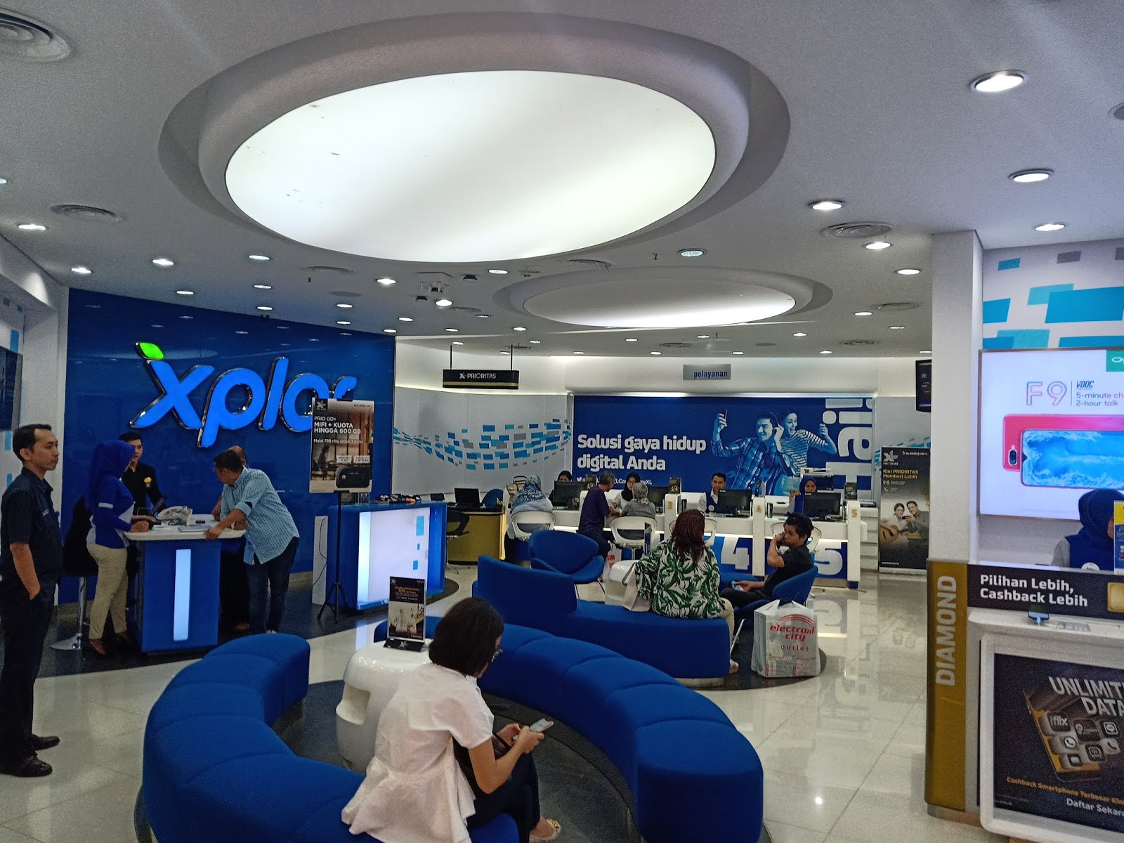 Datang-Langsung-Ke-Gerai-XL-Center Datang-Langsung-Ke-Gerai-XL-Center