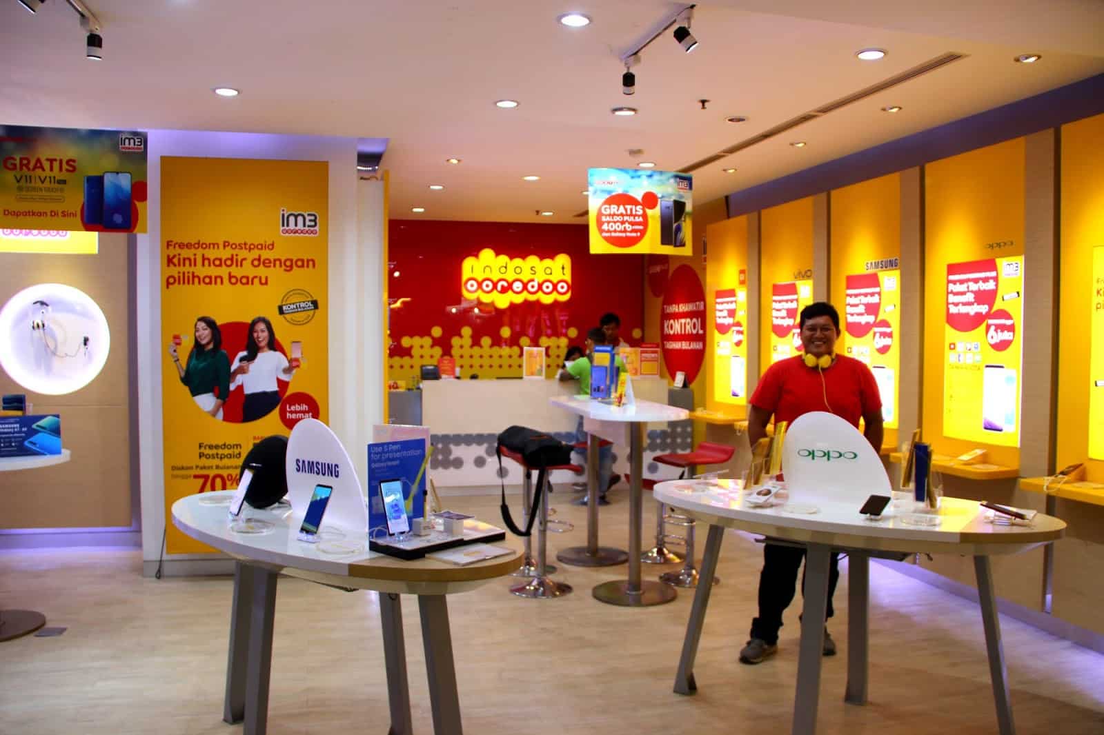 Stop-Layanan-SMS-Penyedot-Pulsa-di-Gerai-Indosat Stop-Layanan-SMS-Penyedot-Pulsa-di-Gerai-Indosat