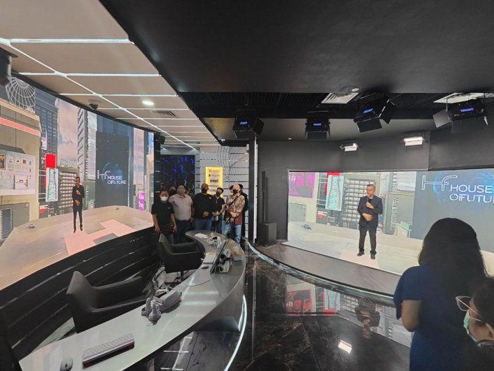 Rasakan Teknologi Immersive Realitas yang Diperluas di House of Future 3 Rumah Masa Depan