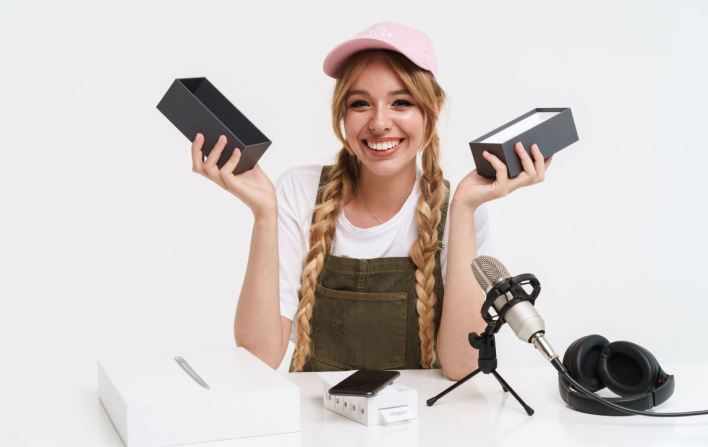 5 Tips Meningkatkan Penjualan Melalui Live Streaming di E-commerce 2 ilustrasi streaming langsung 123rf dean drobot