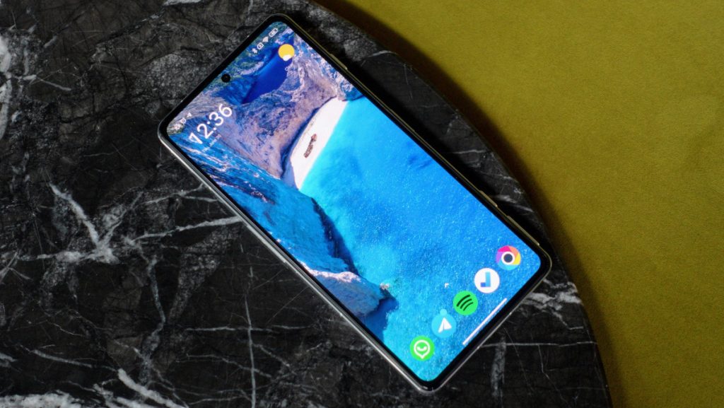 Review POCO F4 GT: Flagship Premium dengan Tombol Khusus Gaming 62 Layar POCO F4 GT