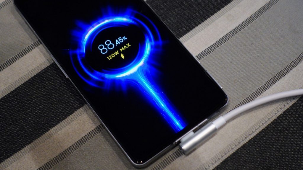 Review POCO F4 GT: Flagship Premium dengan Tombol Khusus Gaming 77 120W HyperCharge POCO F4 GT